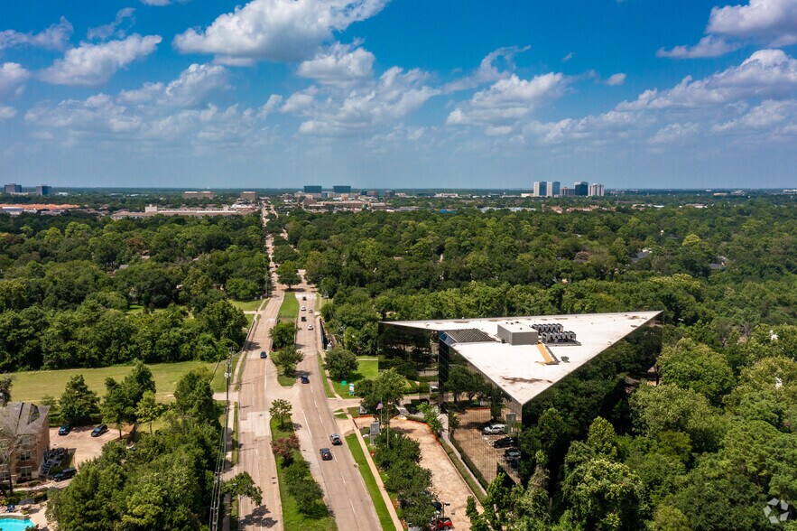 More Photos Of 1001 S Dairy Ashford Rd, Houston Office For Lease