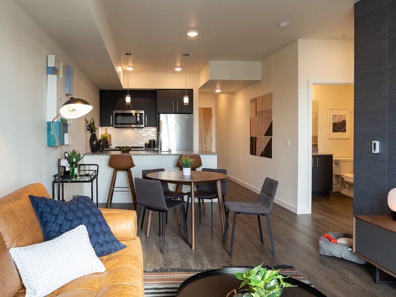 More Photos Of 11811-11821 NE 128th St, Kirkland Multifamily For Sale