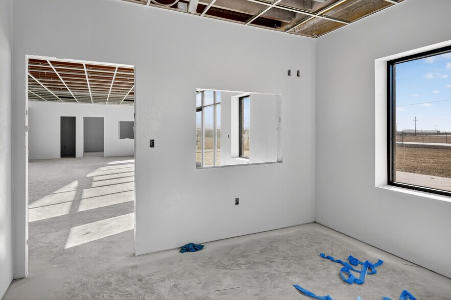 More Photos Of 16510 W Basin St, Odessa Warehouse For Sale