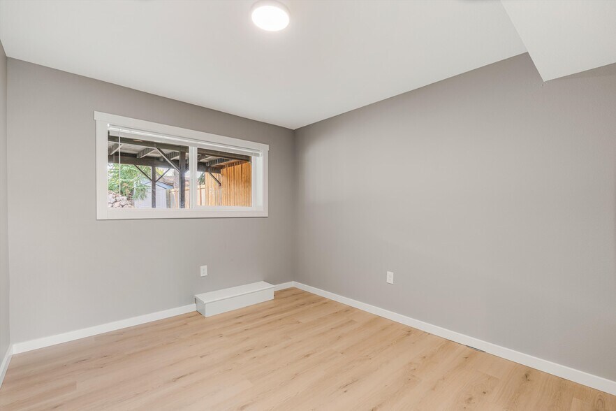 More Photos Of 2706 SE Spruce St, Hillsboro Healthcare For Sale