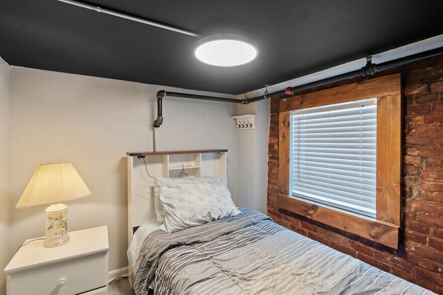 More Photos Of 317 W Fayette St, Syracuse Storefront Retail Office For Sale