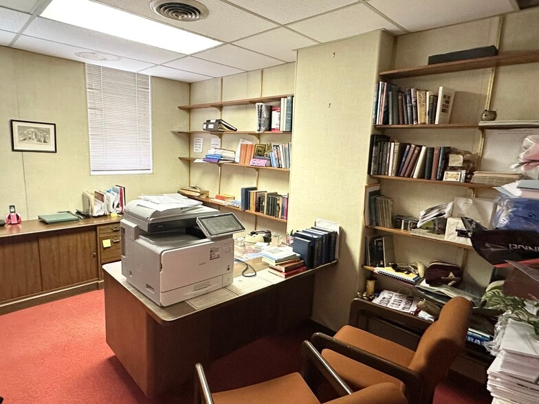 More Photos Of 540 S 6th St, Terre Haute Specialty For Sale