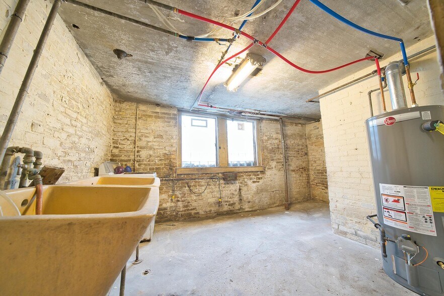 More Photos Of 1989 W Grand Blvd, Detroit Office Residential For Sale