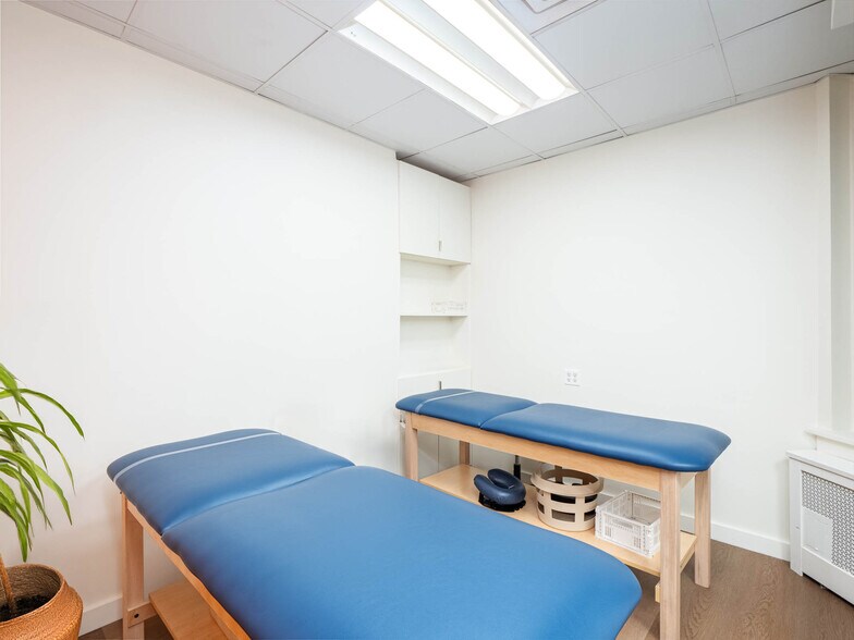 More Photos Of 901-903 Lexington Ave, New York Apartments For Sale