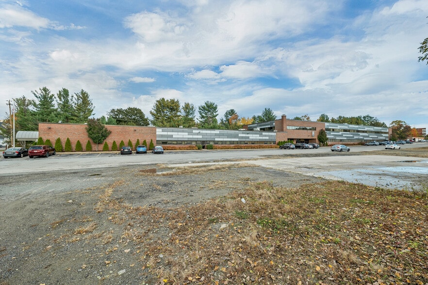 More Photos Of 231a Sutton Street, North Andover Office For Sale