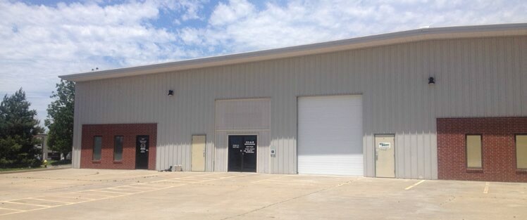 More Photos Of 1221 SE Broadway Dr, Lee's Summit Warehouse For Lease