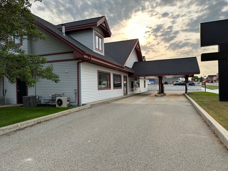 More Photos Of 502 W Houghton Ave, West Branch Storefront For Sale