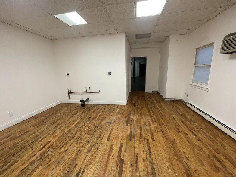 More Photos Of 413-415 E 119th St, New York Warehouse For Lease