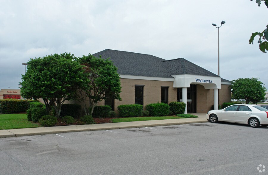 More Photos Of 550 Bel Air Blvd, Mobile Bank For Lease