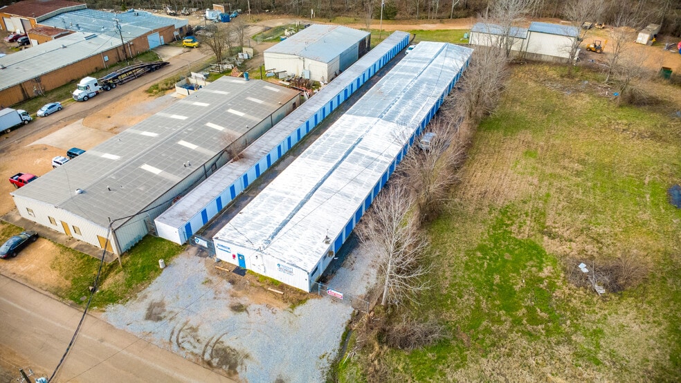 More Photos Of 5849 N Commerce Plz, Jackson Self Storage For Sale