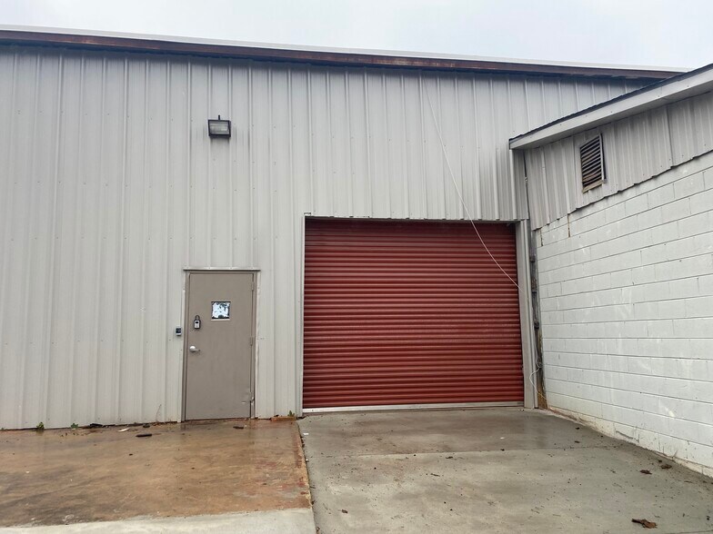More Photos Of 119 S Forrest St, Eatonton Warehouse For Lease