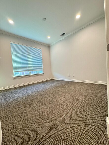 More Photos Of 8751 Collin McKinney Pky, McKinney Office Residential For Lease