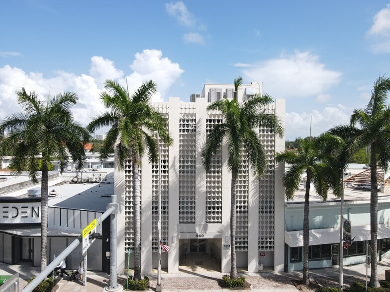 More Photos Of 960 W 41st St, Miami Beach Office Residential For Lease