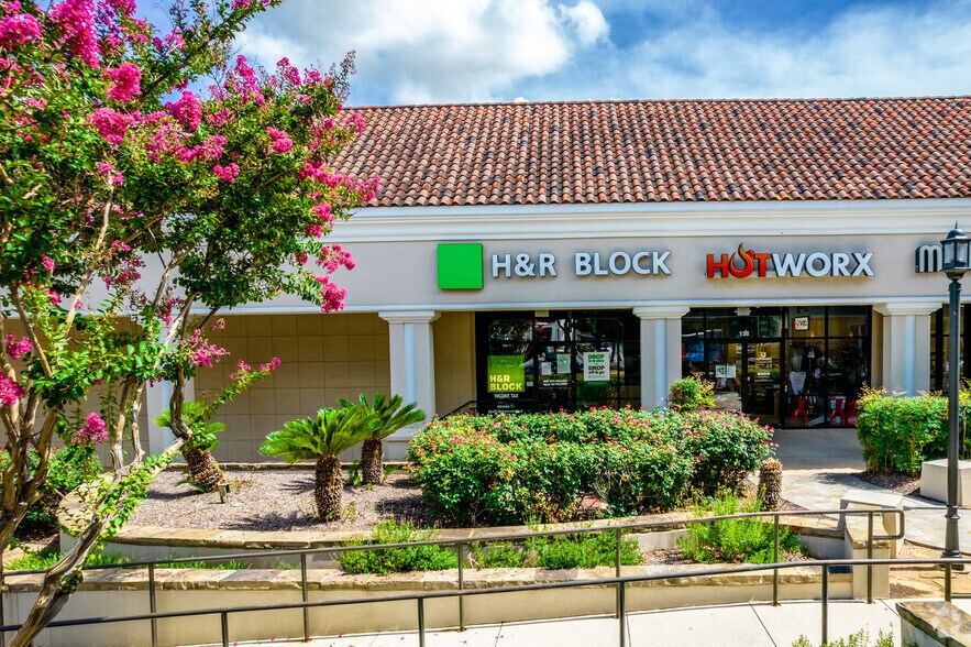 More Photos Of 999 E Basse Rd, San Antonio Unknown For Lease