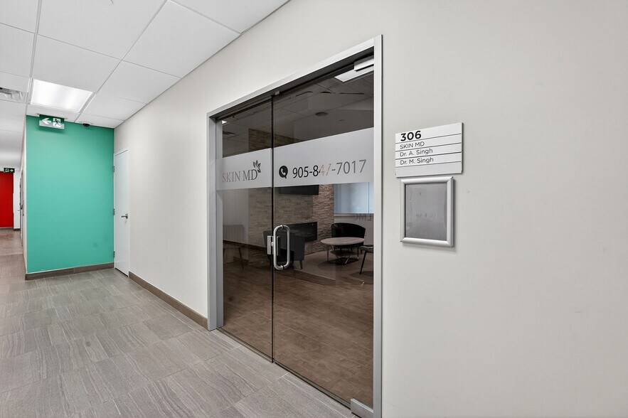 More Photos Of 3075 Hospital Gate, Oakville Medical For Lease