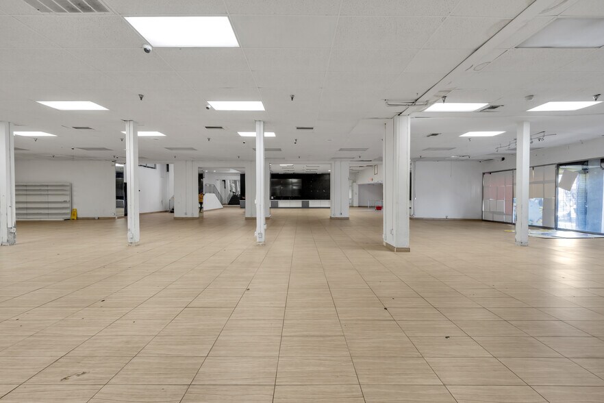 More Photos Of 6315-6323 Pacific Blvd, Huntington Park Storefront For Lease