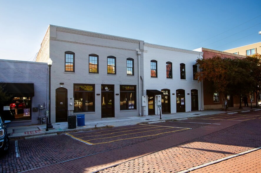 More Photos Of 1225-1229 Lincoln St, Columbia Freestanding For Lease