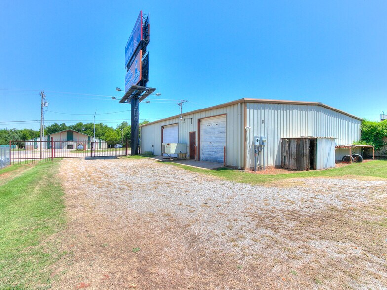 More Photos Of 1608 E State Highway 152, Mustang Warehouse For Sale