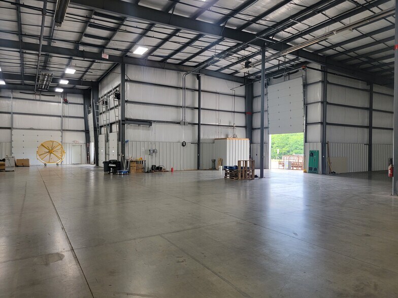 More Photos Of 315 N Madison St, Fortville Manufacturing For Lease