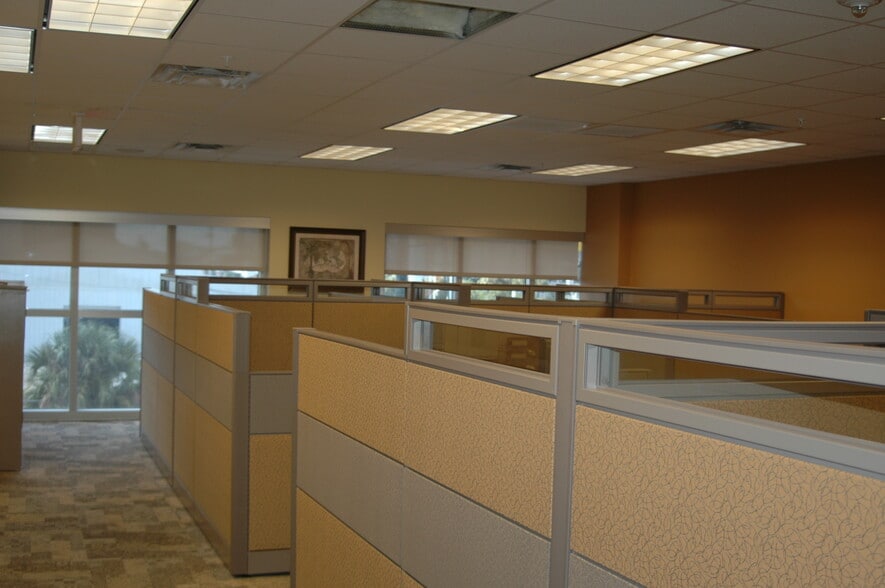 More Photos Of 1120 E Kennedy Blvd, Tampa Office For Lease