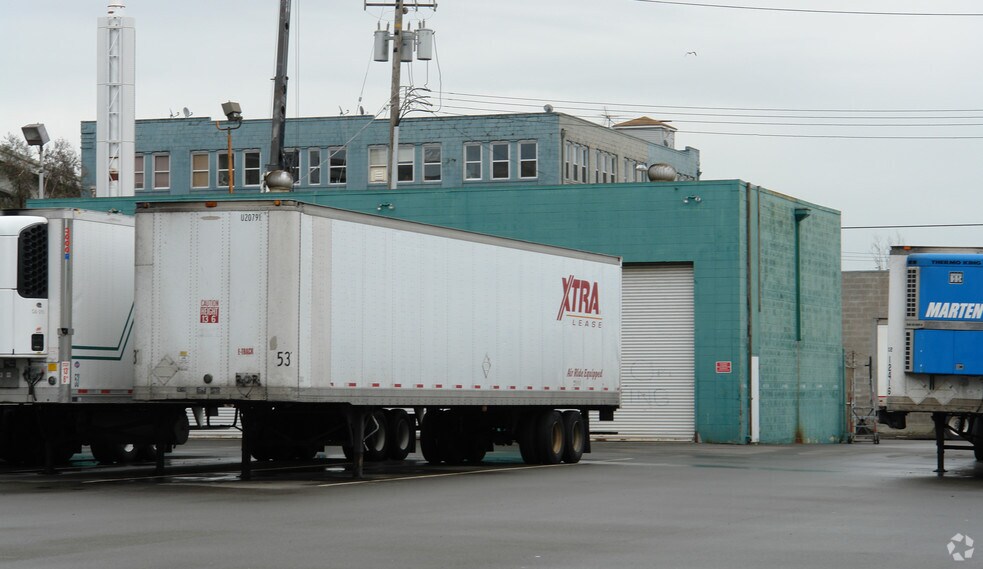 More Photos Of 315 Magnolia St, Oakland Distribution For Sale