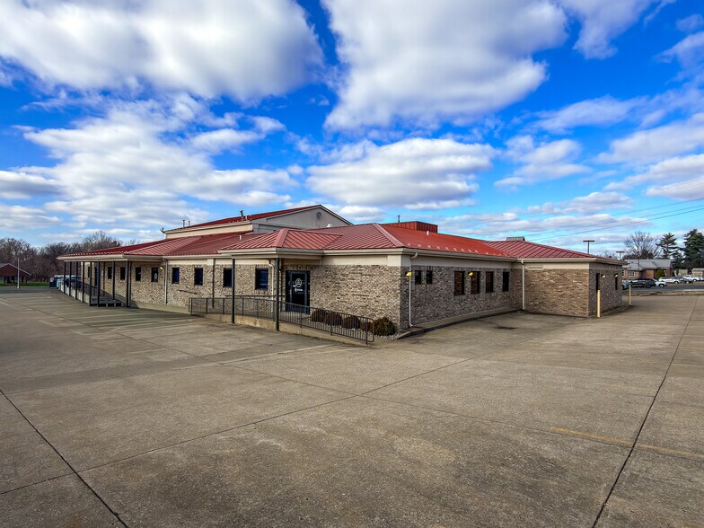 More Photos Of 2831 Lone Oak Rd, Paducah Medical For Sale