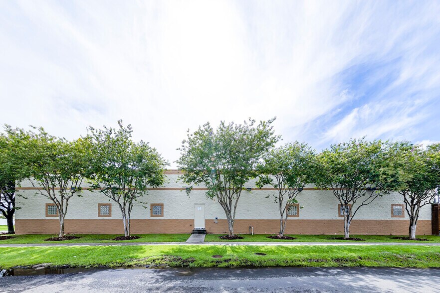 More Photos Of 3131 Elysian Fields Ave, New Orleans Storefront Retail Office For Lease