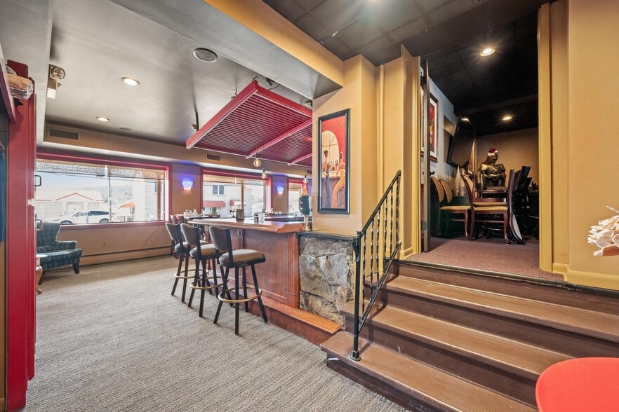 More Photos Of 31 Lakeside Dr, Harveys Lake Restaurant For Sale