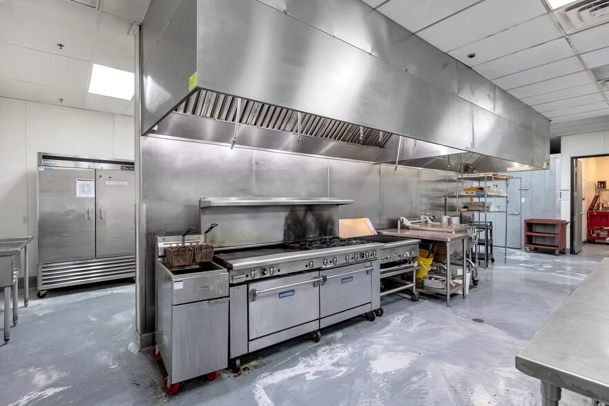 More Photos Of 5165 W Oquendo Rd, Las Vegas Food Processing For Lease