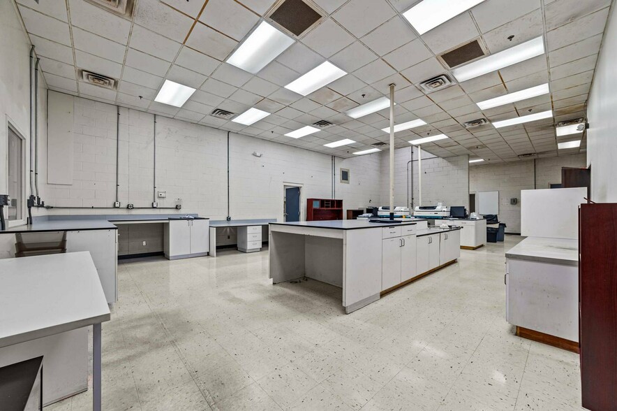 More Photos Of 2107 Black Creek Rd SE, Wilson Warehouse For Lease