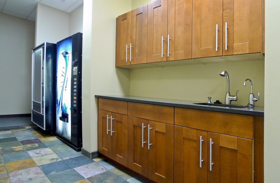 More Photos Of 27 Orchard Rd, Lake Forest Office For Sale