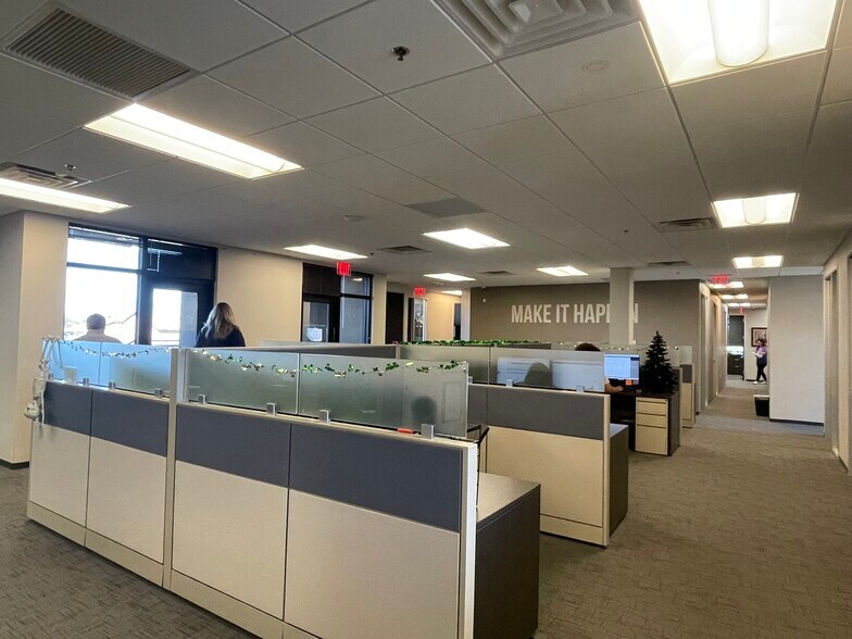 More Photos Of 1482 E Williams Field Rd, Gilbert Unknown For Lease