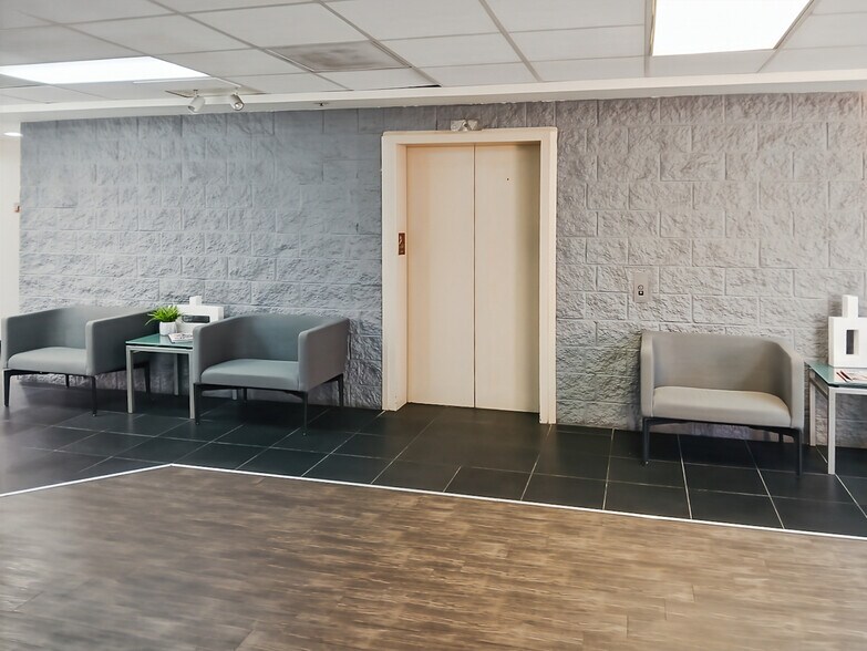 More Photos Of 3420 E Shea Blvd, Phoenix Coworking Space