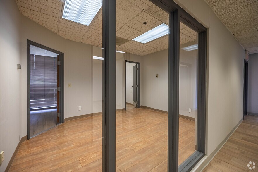 More Photos Of 2181 Grand Ave, Cincinnati Manufacturing For Sale