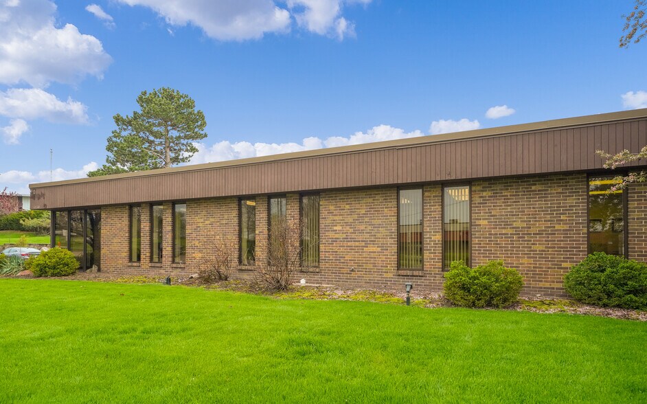 More Photos Of 4130 44th St SE, Grand Rapids Office For Sale