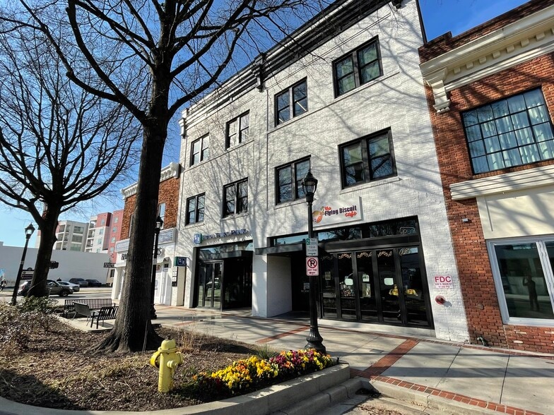 More Photos Of 656-658 S Main St, Greenville Loft Creative Space For Sale