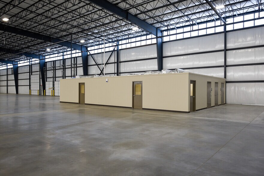More Photos Of 720 Garvin Ln, Franklin Distribution For Lease