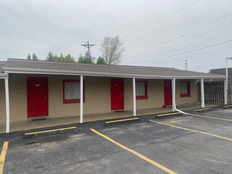 More Photos Of 12015 E State Route 350, Kansas City Hotel For Sale