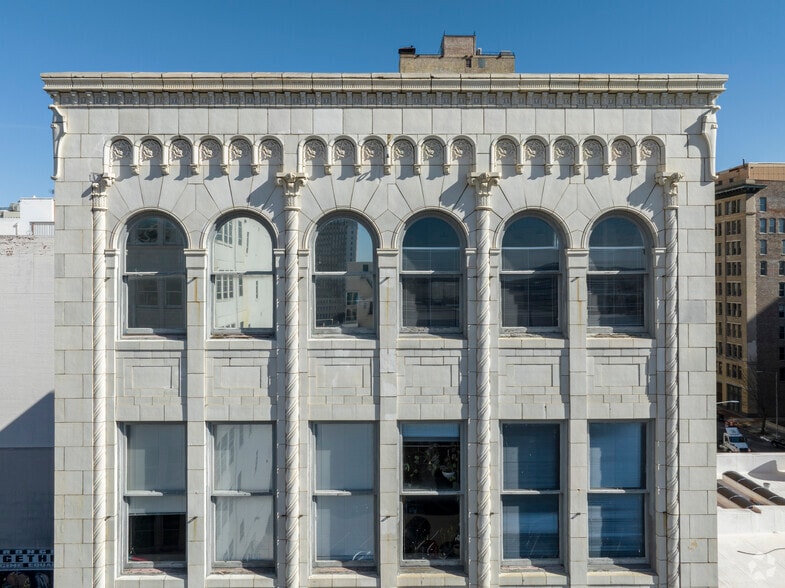 More Photos Of 111 19th St N, Birmingham Apartments For Sale