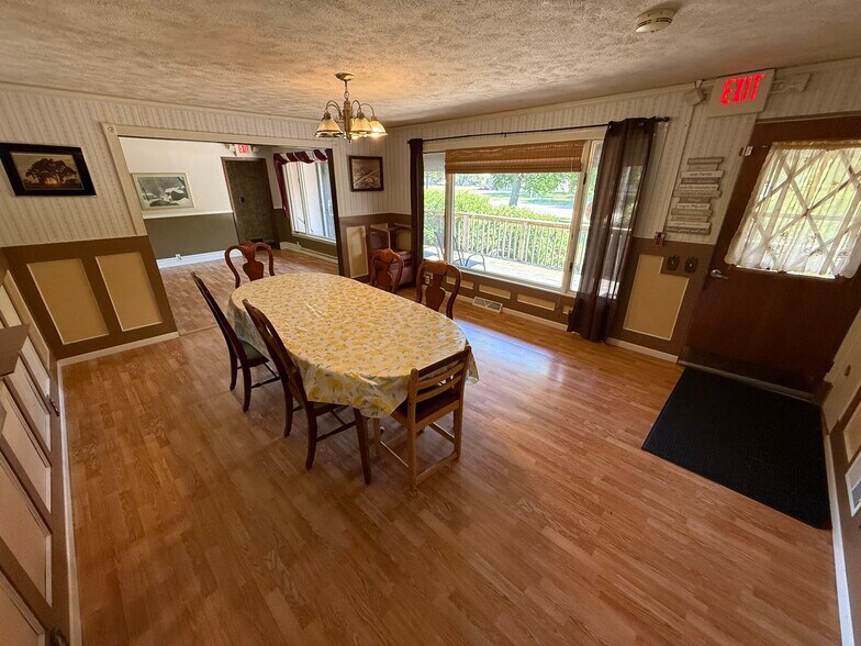 More Photos Of 637 N Wright Rd, Janesville Assisted Living For Sale