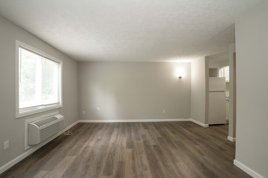 More Photos Of 412 Woodcreek Dr, Radcliff Apartments For Sale