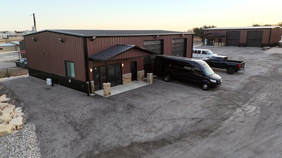 More Photos Of 109 Bennett Hills Dr, Weatherford Warehouse For Sale