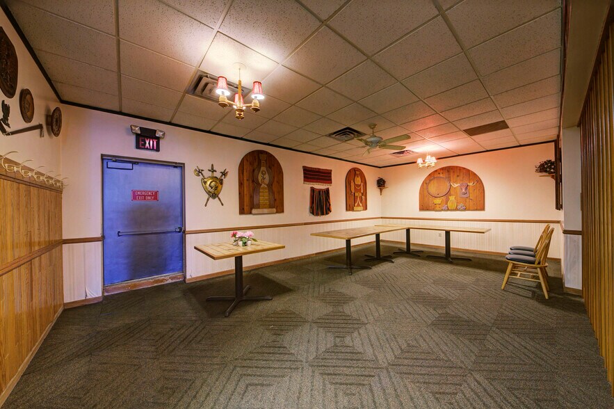 More Photos Of 1744 Biddle Ave, Wyandotte General Retail For Sale