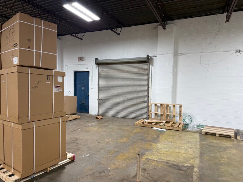 More Photos Of 691 Doctor Martin Luther King Junior Ave, Memphis Flex For Sale