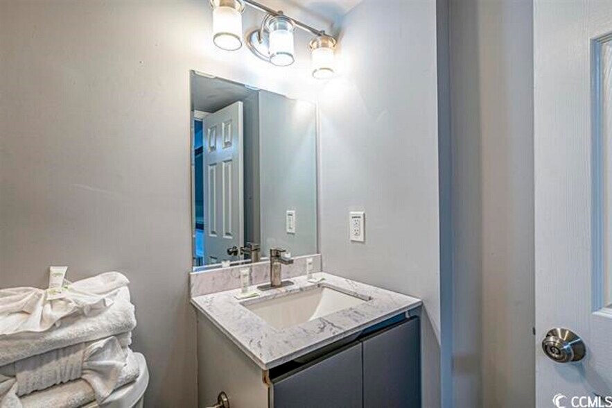 More Photos Of 2711 S Ocean Blvd, Myrtle Beach Hotel For Sale