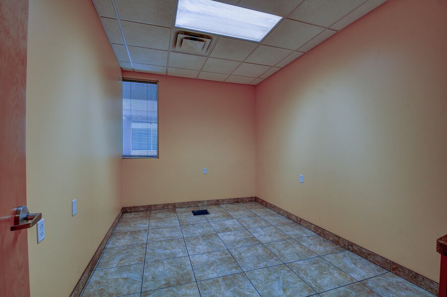 More Photos Of 15288 W Brookside Ln, Surprise Office For Lease