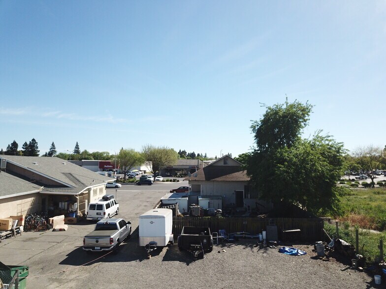 More Photos Of 356 W Main St, Woodland Specialty For Sale