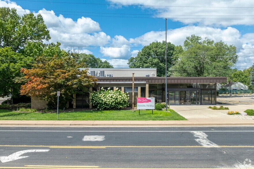 More Photos Of 3429 N Prospect Rd, Peoria Bank For Sale