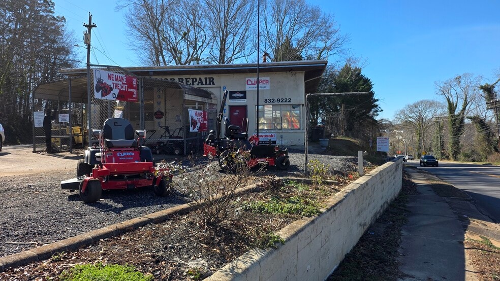 More Photos Of 28 Main St, Piedmont Freestanding For Sale