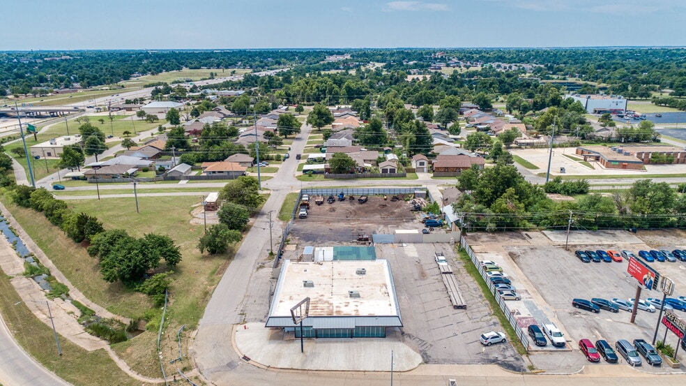 More Photos Of 3500 NW 39th St, Oklahoma City Office For Sale